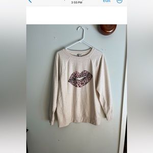 wild fox lips sweatshirt